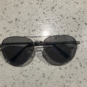 Stylish Black Aviator Sunglasses